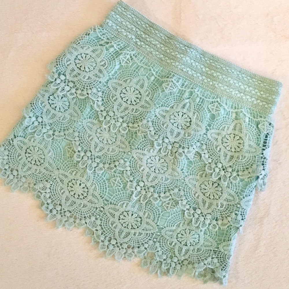 Kieu’s Adorable Mint Lace Mini Skirt